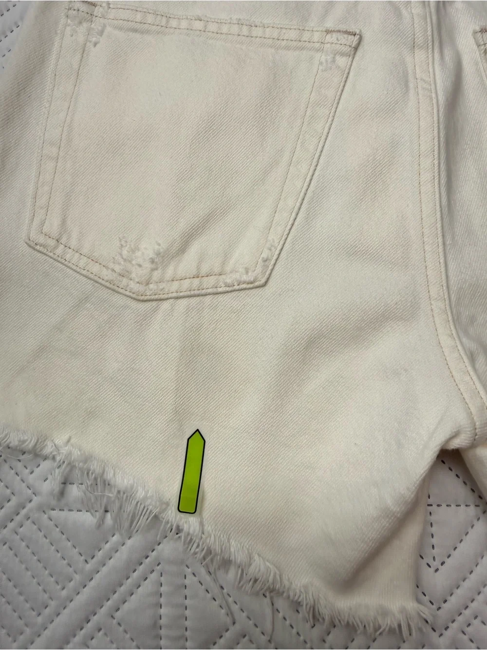 AGOLDE Parker Long Loose Fit Vintage Shorts Size 25 In Panna Cotta
